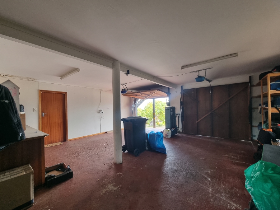 6 Bedroom Property for Sale in Dana Bay Western Cape